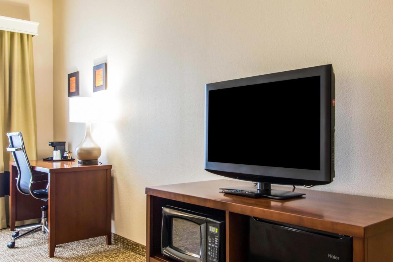קייב סיטי Comfort Inn & Suites מראה חיצוני תמונה