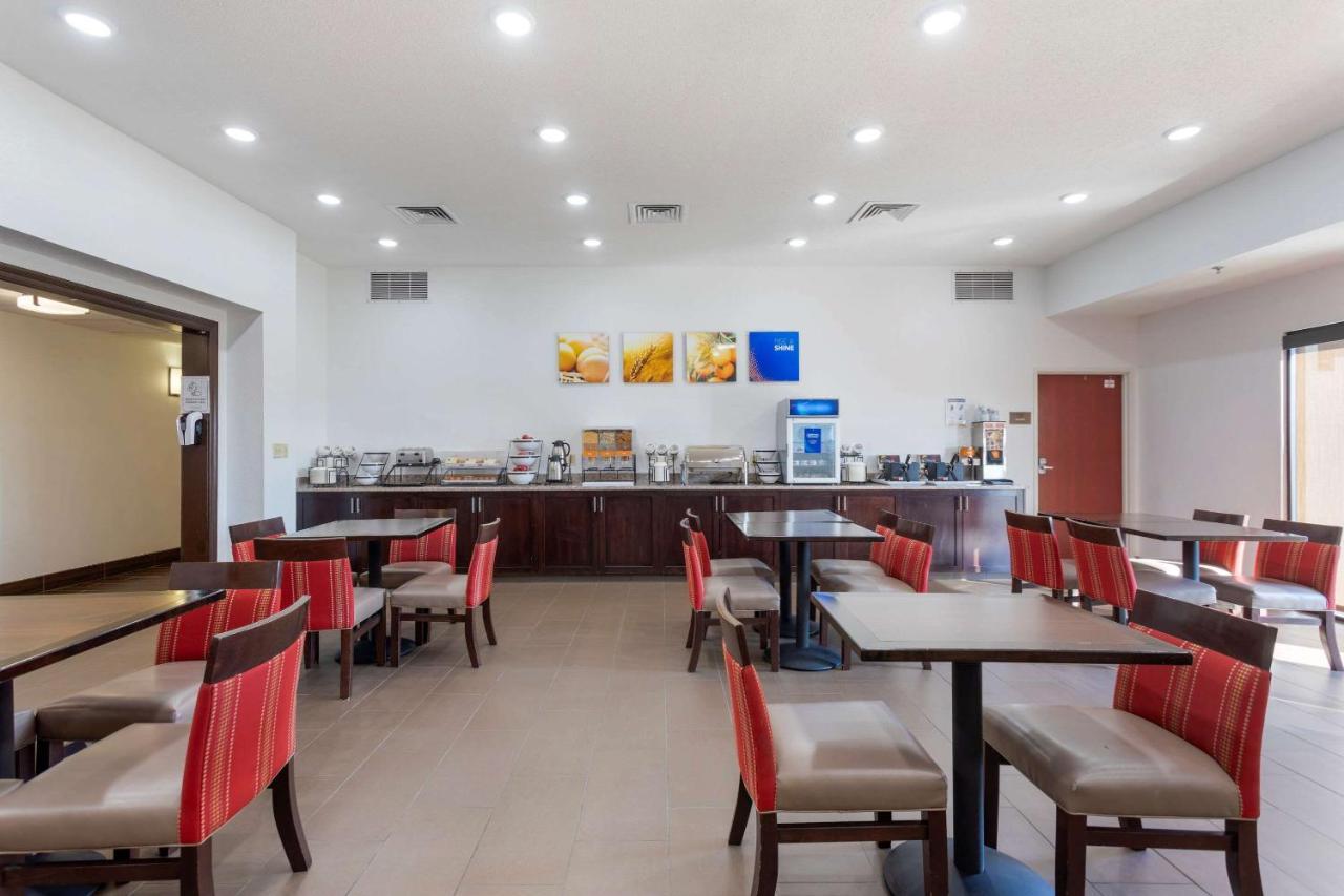 קייב סיטי Comfort Inn & Suites מראה חיצוני תמונה