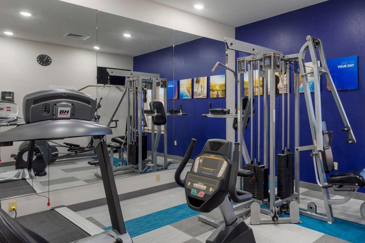 קייב סיטי Comfort Inn & Suites מראה חיצוני תמונה
