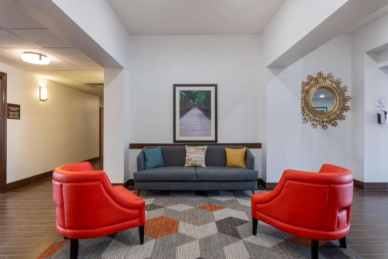 קייב סיטי Comfort Inn & Suites מראה חיצוני תמונה