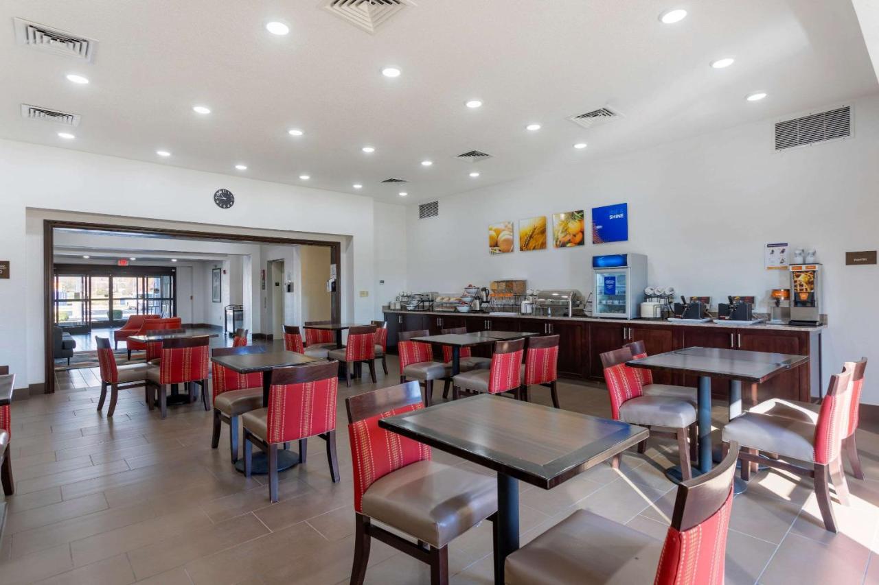 קייב סיטי Comfort Inn & Suites מראה חיצוני תמונה