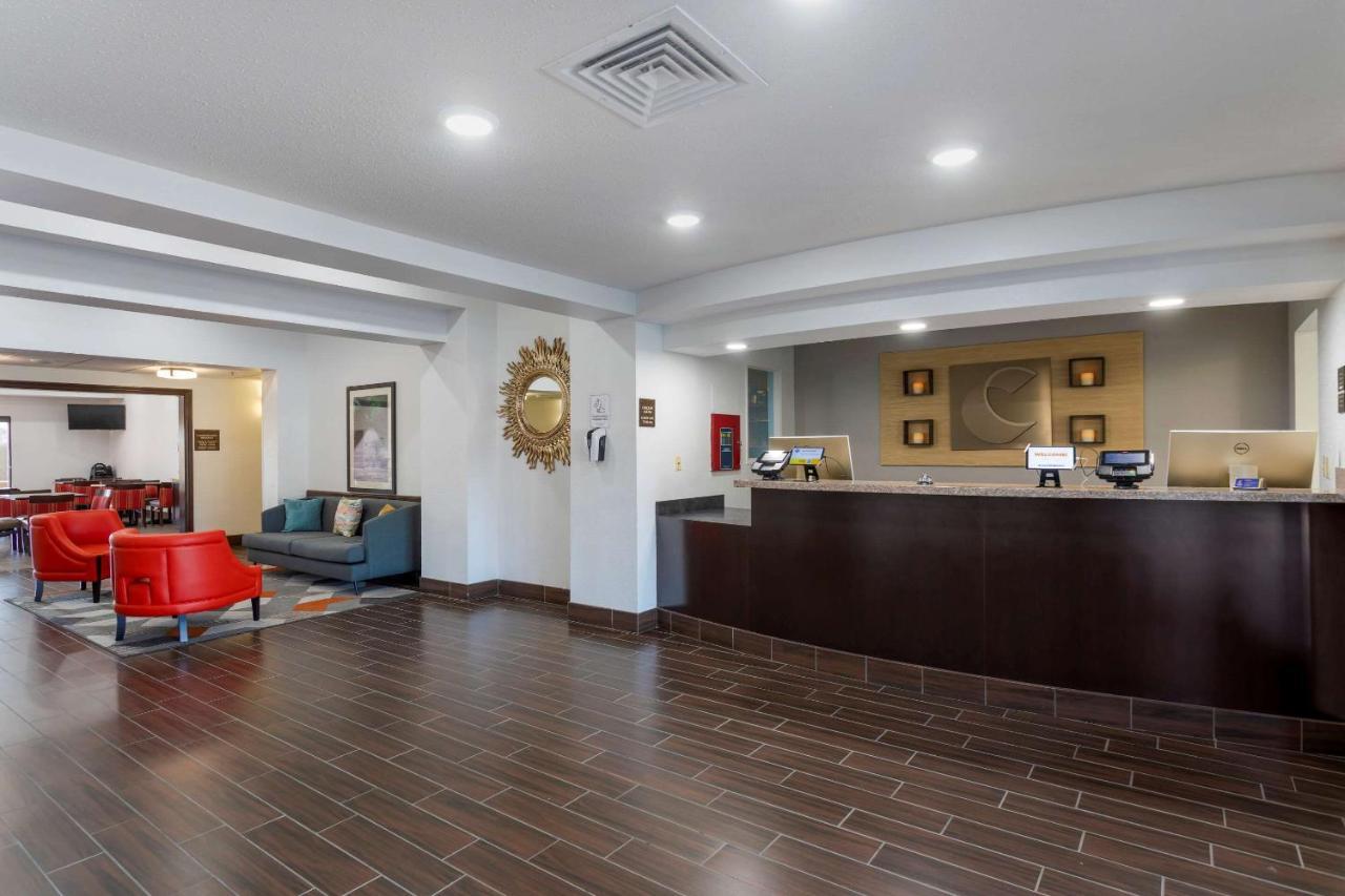 קייב סיטי Comfort Inn & Suites מראה חיצוני תמונה