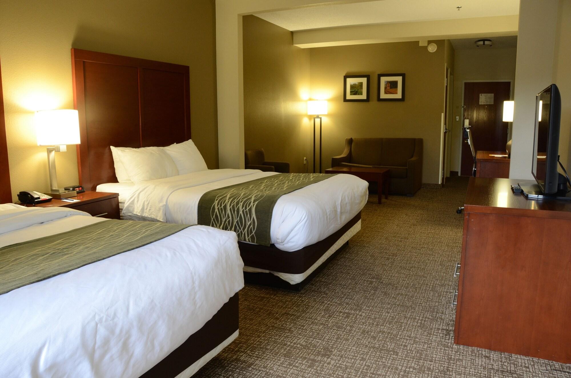 קייב סיטי Comfort Inn & Suites מראה חיצוני תמונה
