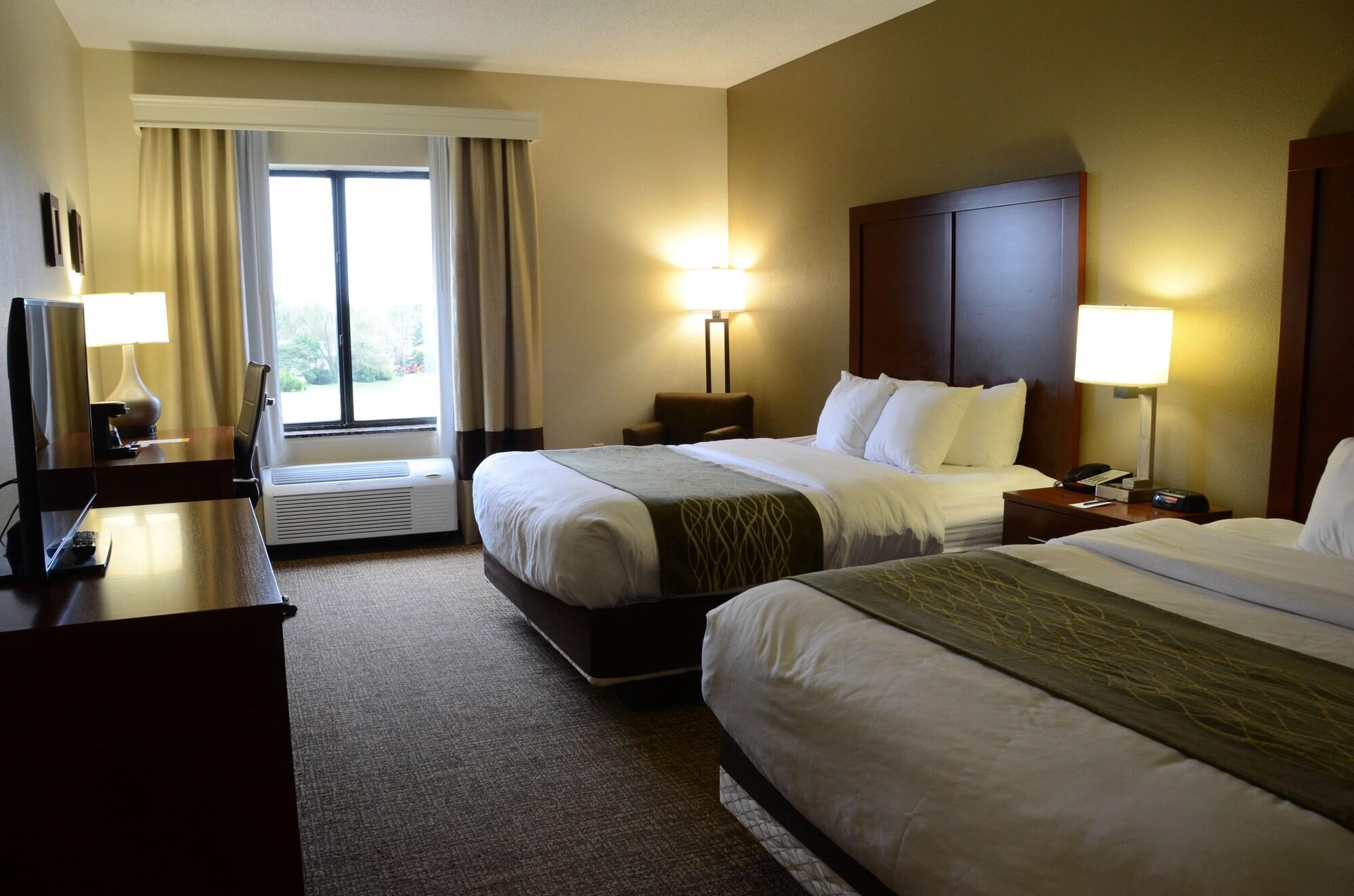 קייב סיטי Comfort Inn & Suites מראה חיצוני תמונה