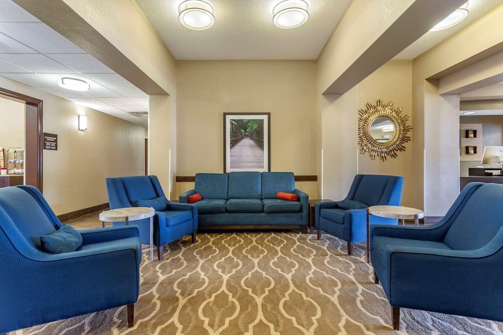 קייב סיטי Comfort Inn & Suites מראה חיצוני תמונה