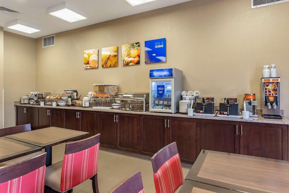 קייב סיטי Comfort Inn & Suites מראה חיצוני תמונה