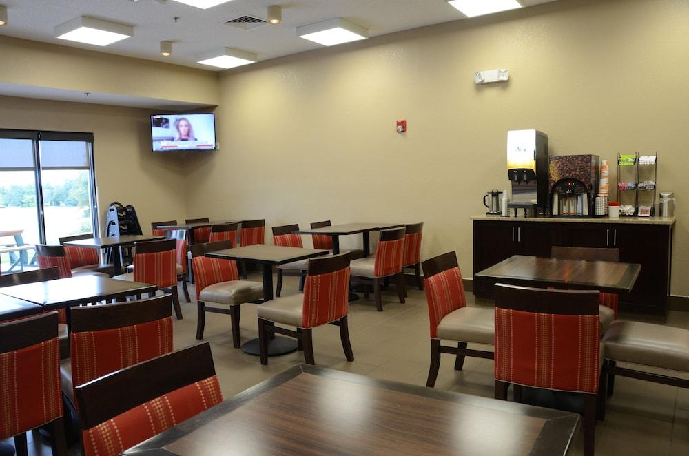 קייב סיטי Comfort Inn & Suites מראה חיצוני תמונה