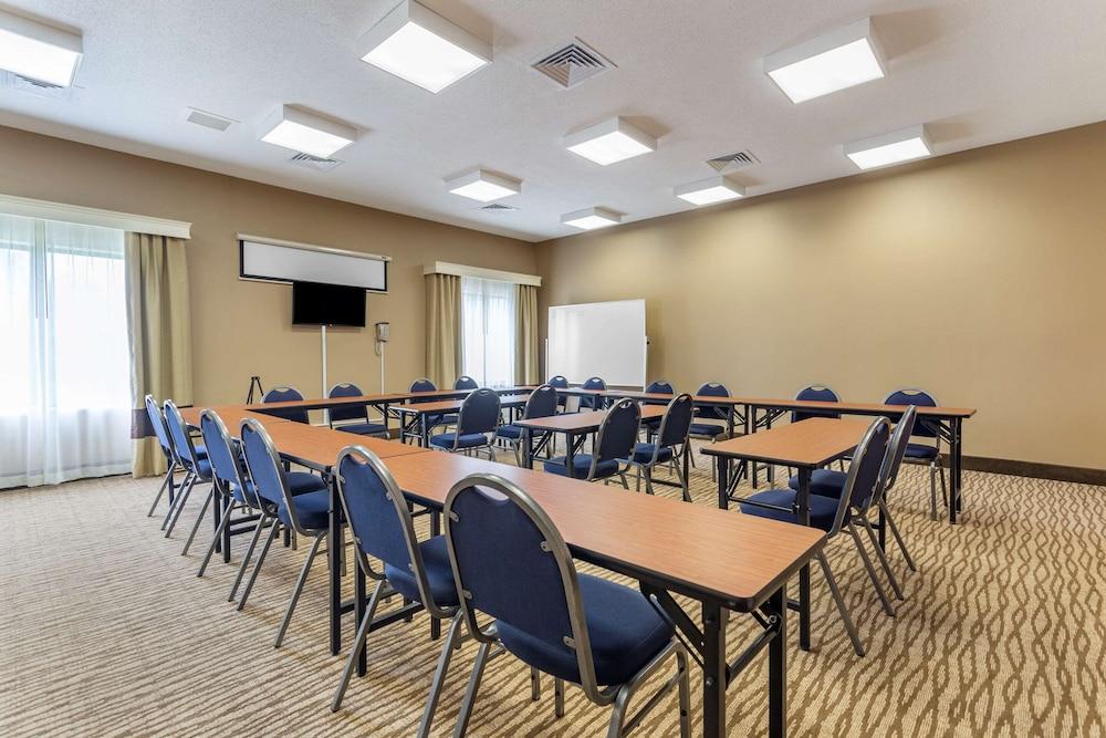 קייב סיטי Comfort Inn & Suites מראה חיצוני תמונה