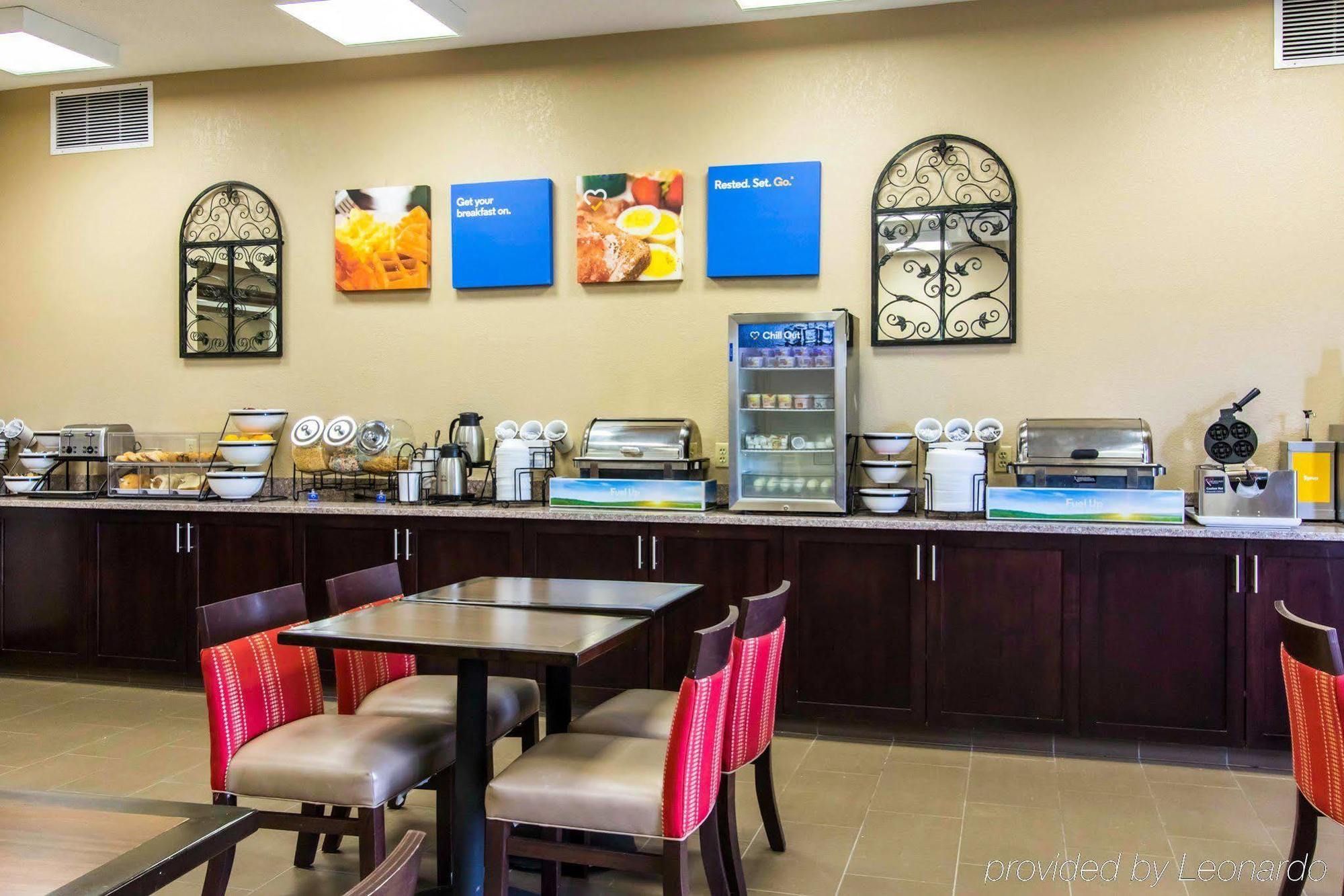 קייב סיטי Comfort Inn & Suites מראה חיצוני תמונה