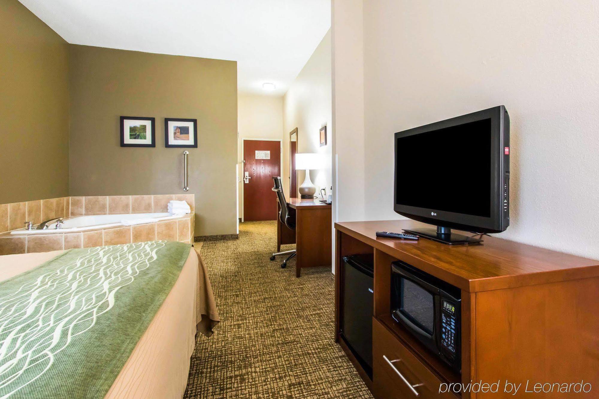 קייב סיטי Comfort Inn & Suites מראה חיצוני תמונה