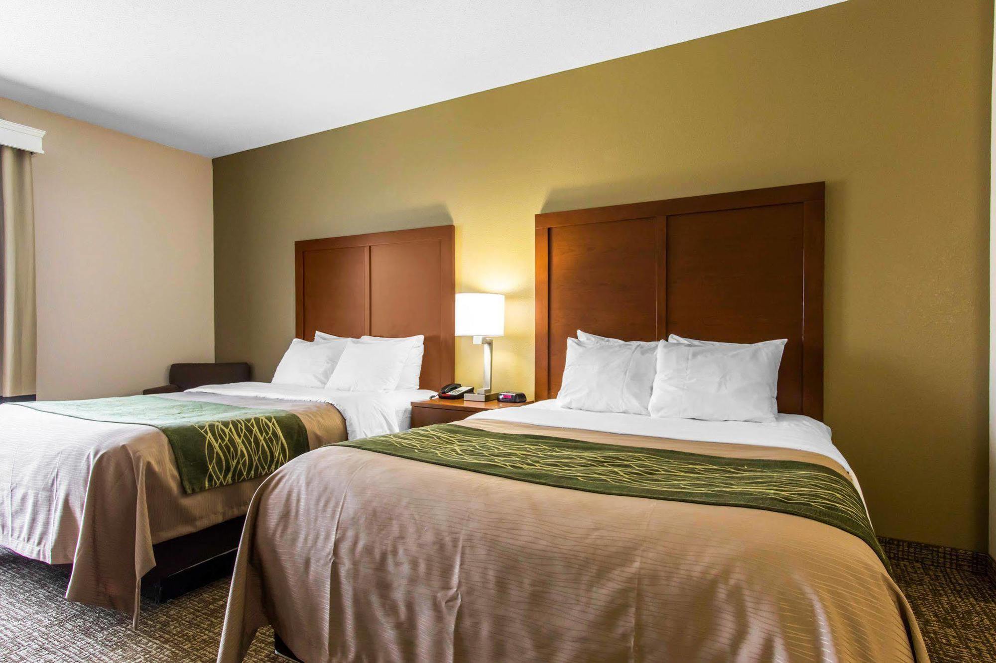 קייב סיטי Comfort Inn & Suites מראה חיצוני תמונה